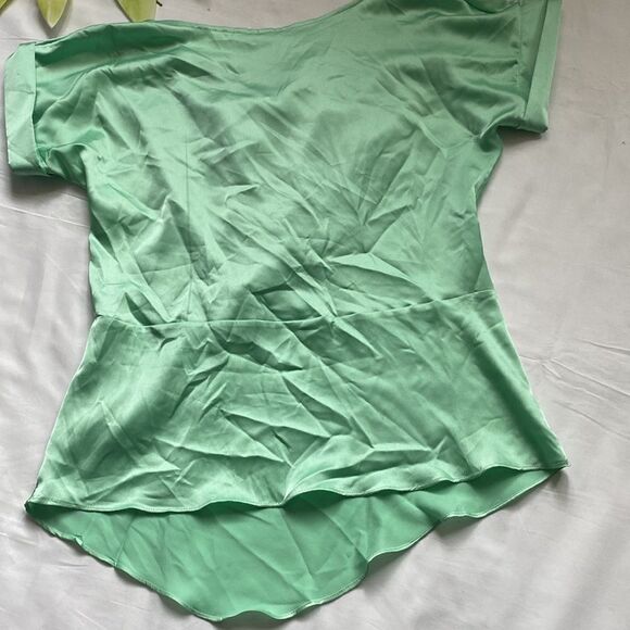 ⭐️nwt Miss Miss by Valentina Satin Short Sleeve Top⭐️ - Picture 8 of 8